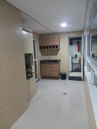 Imagem Imóvel com 3 Quartos à Venda, 126 m² em Maracanã - Praia Grande Imagem Imóvel com 3 Quartos à Venda, 126 m² em Maracanã - Praia Grande
