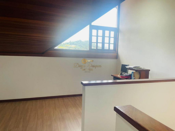 Imagem Casa com 4 Quartos à Venda, 117 m² em Várzea - Teresópolis
