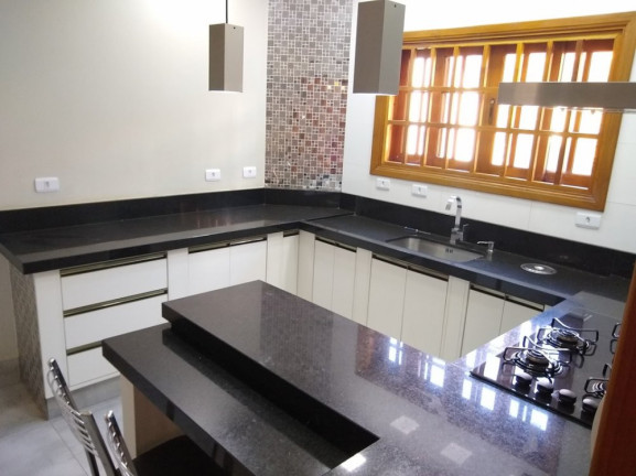 Imagem Casa com 5 Quartos à Venda, 200 m² em Nova Jacarezinho - Jacarezinho