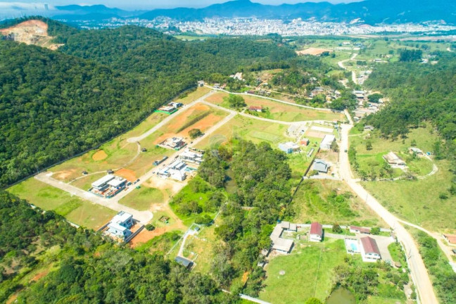Imagem Terreno à Venda, em Rio Pequeno - Camboriú Imagem Terreno à Venda, em Rio Pequeno - Camboriú