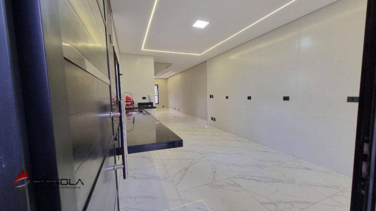 Imagem Sobrado com 3 Quartos à Venda, 180 m² em Maracanã - Praia Grande Imagem Sobrado com 3 Quartos à Venda, 180 m² em Maracanã - Praia Grande