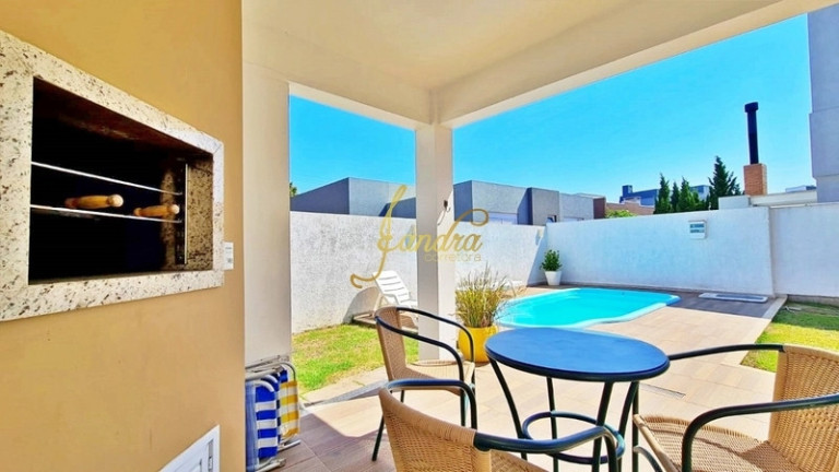 Imagem Casa de Condomínio com 5 Quartos à Venda, 228 m² em Rainha Do Mar - Xangri-la