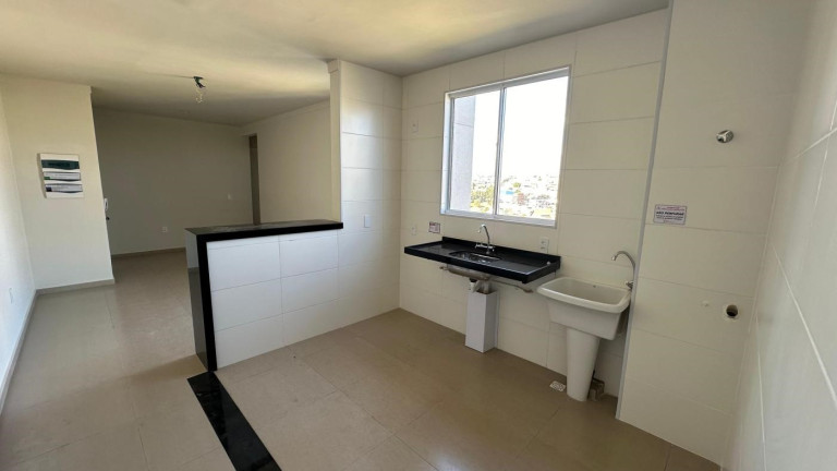 Imagem Imóvel com 2 Quartos à Venda, 65 m² em Cabral - Contagem