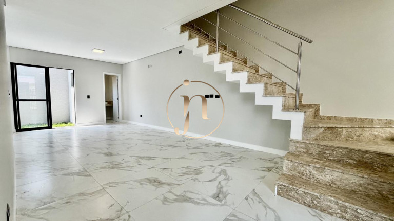 Imagem Sobrado com 3 Quartos à Venda, 130 m²