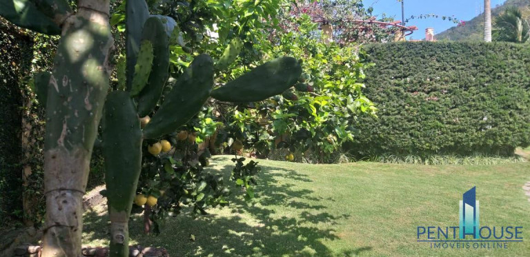 Imagem Casa com 4 Quartos à Venda, 351 m² em Praia Das Taquaras - Balneário Camboriú Imagem Casa com 4 Quartos à Venda, 351 m² em Praia Das Taquaras - Balneário Camboriú