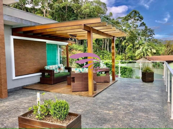 Imagem Casa com 3 Quartos à Venda, 380 m² em Sertão Do Trombudo - Itapema Imagem Casa com 3 Quartos à Venda, 380 m² em Sertão Do Trombudo - Itapema