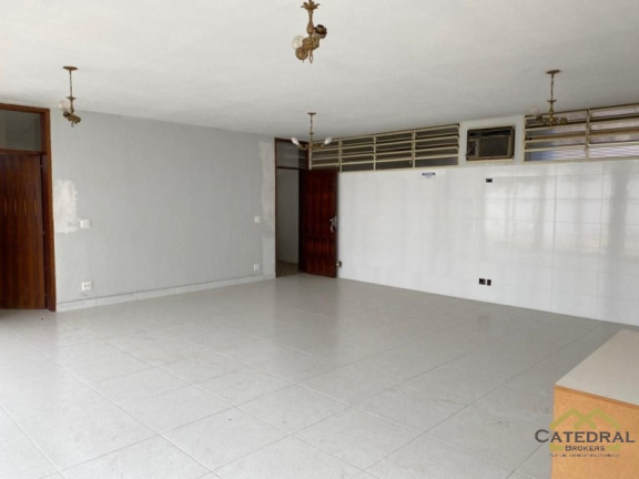 Imagem Casa com 3 Quartos à Venda, 800 m² em Jardim Ana Maria - Jundiaí Imagem Casa com 3 Quartos à Venda, 800 m² em Jardim Ana Maria - Jundiaí