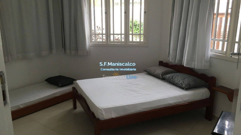 Imagem Casa com 4 Quartos para Temporada, em Praia Grande - Ubatuba Imagem Casa com 4 Quartos para Temporada, em Praia Grande - Ubatuba
