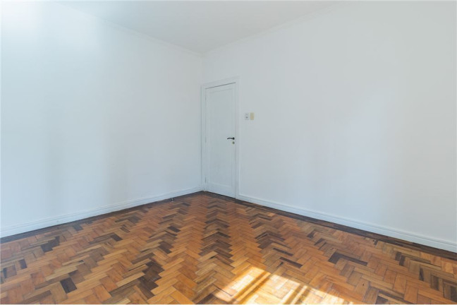 Imagem Imóvel com 3 Quartos à Venda, em Menino Deus - Porto Alegre Imagem Imóvel com 3 Quartos à Venda, em Menino Deus - Porto Alegre