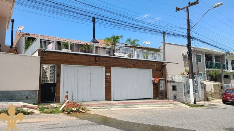 Imagem Casa com 3 Quartos à Venda, em Forquilhas - São José Imagem Casa com 3 Quartos à Venda, em Forquilhas - São José