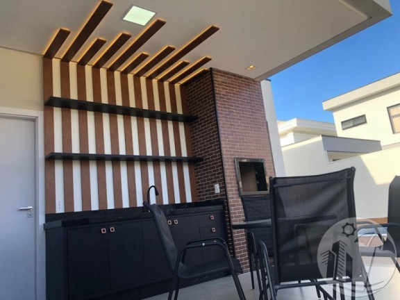 Imagem Casa com 3 Quartos à Venda, 180 m² em Santa Regina - Camboriú