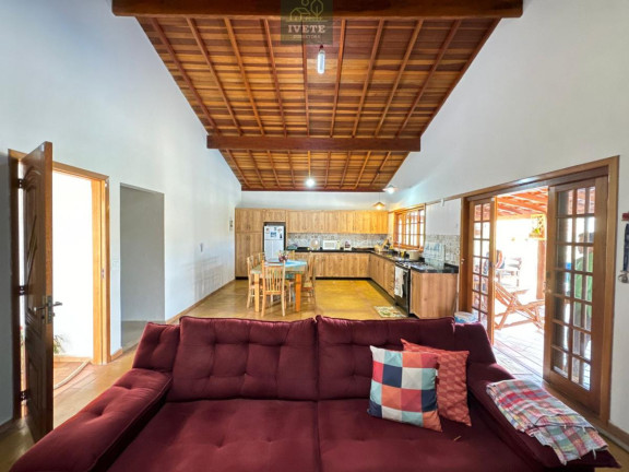 Imagem Casa com 3 Quartos à Venda, 380 m²