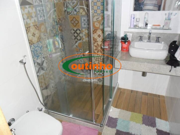 Imagem Casa com 4 Quartos à Venda, 212 m² em Tijuca - Rio De Janeiro Imagem Casa com 4 Quartos à Venda, 212 m² em Tijuca - Rio De Janeiro