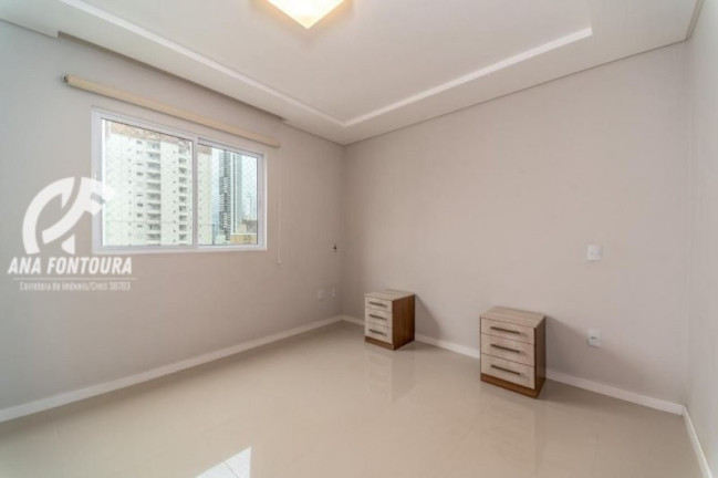 Imagem Apartamento com 3 Quartos à Venda, 122 m² em Centro - Balneário Camboriú Imagem Apartamento com 3 Quartos à Venda, 122 m² em Centro - Balneário Camboriú