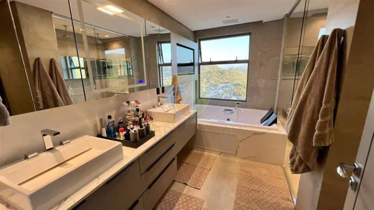 Imagem Apartamento com 3 Quartos à Venda, 184 m² em Centro - Balneário Camboriú