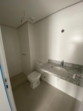 Imagem Imóvel com 3 Quartos à Venda, em Chácara Das Pedras - Porto Alegre Imagem Imóvel com 3 Quartos à Venda, em Chácara Das Pedras - Porto Alegre