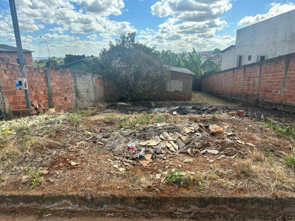 Imagem Terreno à Venda, 300 m² em Itamaraty 2ª Etapa - Anápolis