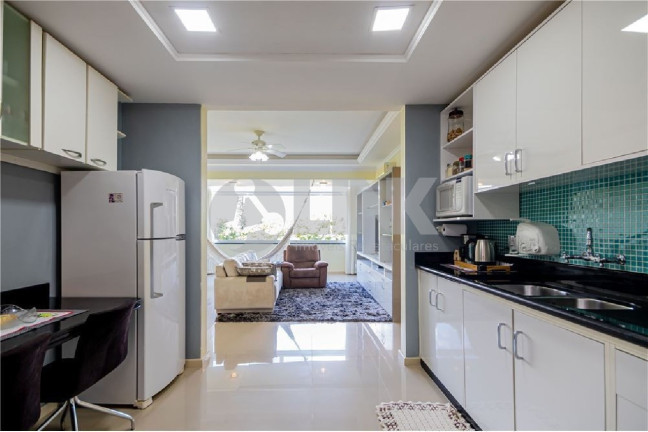 Imagem Apartamento com 3 Quartos à Venda, 94 m² em Petrópolis - Porto Alegre Imagem Apartamento com 3 Quartos à Venda, 94 m² em Petrópolis - Porto Alegre