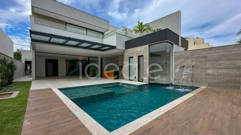 Imagem Casa de Condomínio com 5 Quartos à Venda, em Barra Da Tijuca - Rio De Janeiro Imagem Casa de Condomínio com 5 Quartos à Venda, em Barra Da Tijuca - Rio De Janeiro