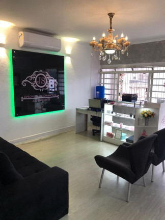 Imagem Sobrado com 3 Quartos à Venda, 250 m²
