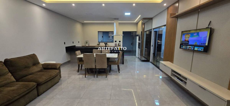 Imagem Casa com 3 Quartos à Venda, 146 m² Imagem Casa com 3 Quartos à Venda, 146 m²
