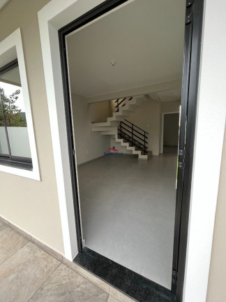 Imagem Sobrado com 3 Quartos à Venda, 180 m² em São João Do Rio Vermelho - Florianópolis