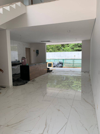 Imagem Casa com 4 Quartos à Venda, 191 m² em Centro - Eusébio Imagem Casa com 4 Quartos à Venda, 191 m² em Centro - Eusébio