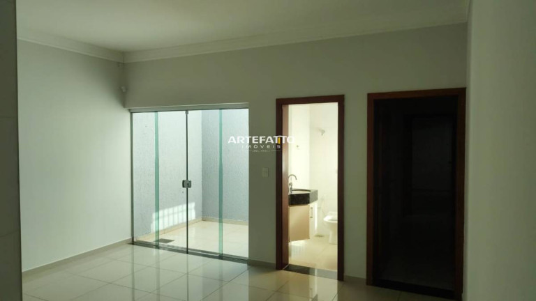 Imagem Casa com 4 Quartos à Venda, 240 m²