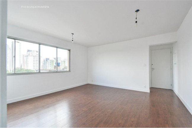 Apartamento com 2 Quartos à Venda,  em Vila Olímpia - São Paulo