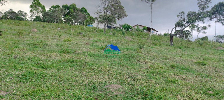 Terreno à Venda, 4.500 m² em Zona Rural - Aiuruoca