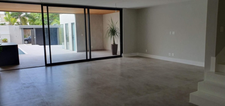 Imagem Casa com 5 Quartos à Venda, 420 m² em Barra Da Tijuca - Rio De Janeiro Imagem Casa com 5 Quartos à Venda, 420 m² em Barra Da Tijuca - Rio De Janeiro