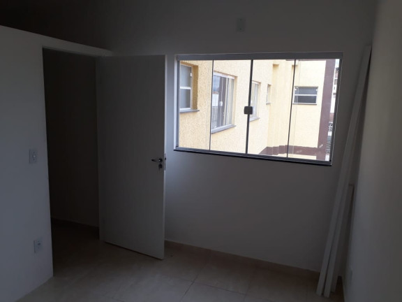 Kitnet com 1 Quarto para Alugar, 35 m² em Centro - Pindamonhangaba