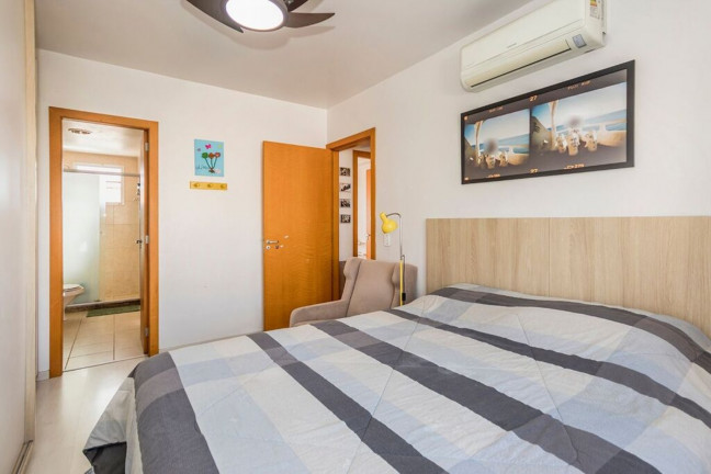 Imagem Imóvel com 2 Quartos à Venda, 79 m² em Menino Deus - Porto Alegre Imagem Imóvel com 2 Quartos à Venda, 79 m² em Menino Deus - Porto Alegre