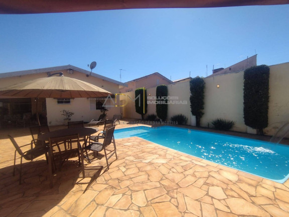 Imagem Casa com 3 Quartos à Venda, 240 m² em Vila Rodrigues Alves - Botucatu