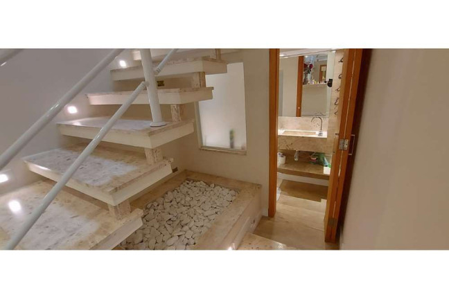 Imagem Casa com 4 Quartos à Venda, em Cambuci - São Paulo Imagem Casa com 4 Quartos à Venda, em Cambuci - São Paulo
