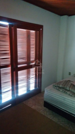 Imagem Casa com 5 Quartos à Venda, 244 m² em Nossa Senhora Medianeira - Santa Maria Imagem Casa com 5 Quartos à Venda, 244 m² em Nossa Senhora Medianeira - Santa Maria