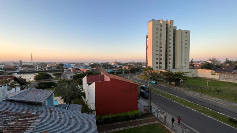 Imagem Apartamento com 3 Quartos à Venda, 120 m² em Predial - Torres