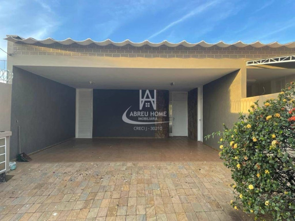 Casa com 3 Quartos à Venda, 