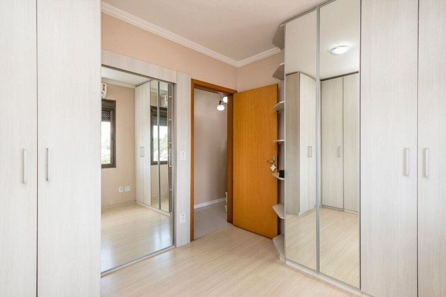 Imagem Imóvel com 3 Quartos à Venda, 80 m² em Jardim Itu - Porto Alegre Imagem Imóvel com 3 Quartos à Venda, 80 m² em Jardim Itu - Porto Alegre