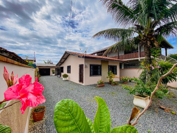 Imagem Casa com 3 Quartos à Venda, 360 m² em Centro - Balneário Barra Do Sul
