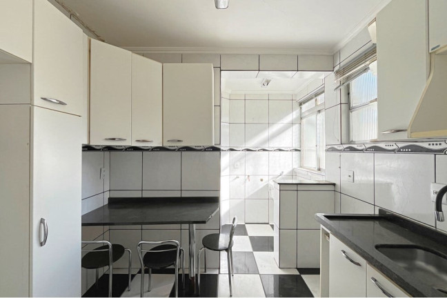 Imagem Imóvel com 3 Quartos à Venda, 60 m² em Santo Antônio - Porto Alegre