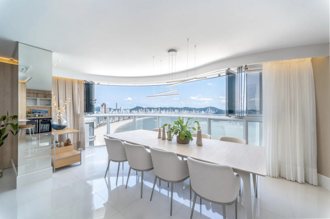 Imagem Apartamento com 4 Quartos à Venda, 233 m² em Centro - Balneário Camboriú