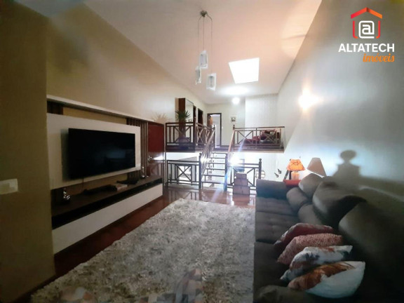 Imagem Casa com 3 Quartos à Venda, 210 m² em Jardim Centenário - Poços De Caldas