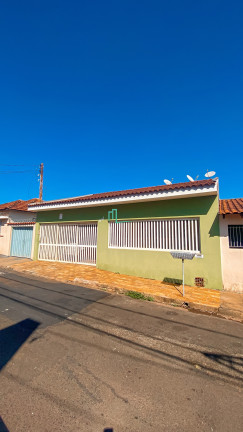 Casa com 3 Quartos à Venda,  em Vila Santos Dumont - Franca