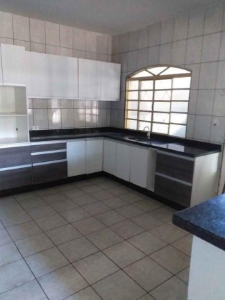 Imagem Casa com 2 Quartos à Venda, 80 m² em Centro - Sarandi