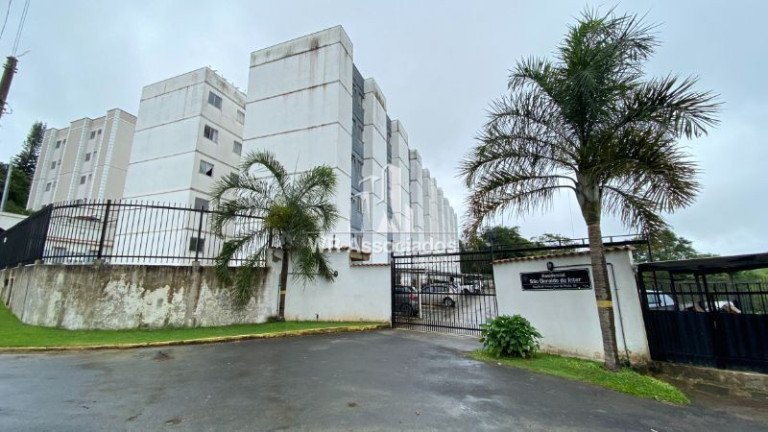 Apartamento com 2 Quartos para Alugar, 51 m²
