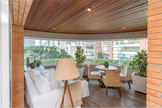 Imagem Apartamento com 3 Quartos à Venda, 243 m² em Vila Uberabinha - São Paulo