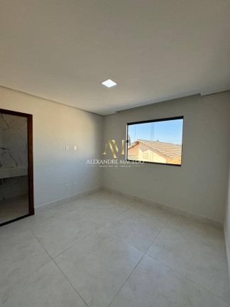 Imagem Casa com 3 Quartos à Venda, 130 m² em Vila Campos - Montes Claros