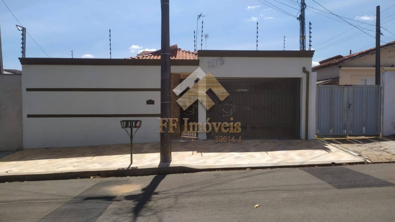Casa com 4 Quartos à Venda, 250 m² em São Carlos