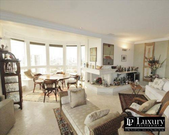 Apartamento com 3 Quartos à Venda,  em Alto De Pinheiros - São Paulo
